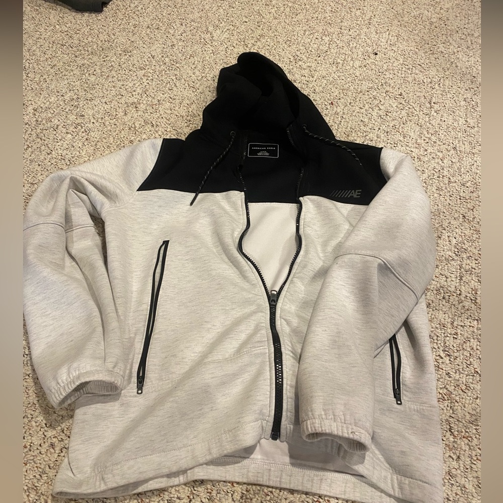 American Eagle zip up